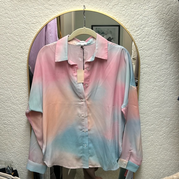 Superdown Button down Blouse - Picture 2 of 4